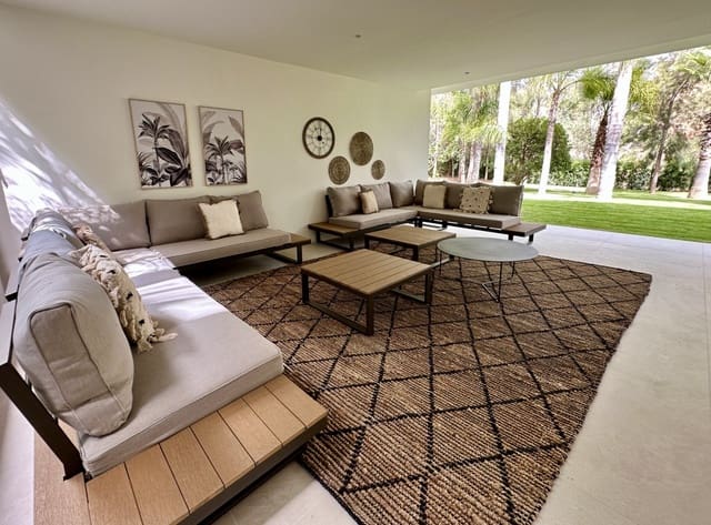 5 sypialnia Willa na sprzedaż w Las Chapas, Marbella z basenem - 5 875 000 € (Ref: 9371662)