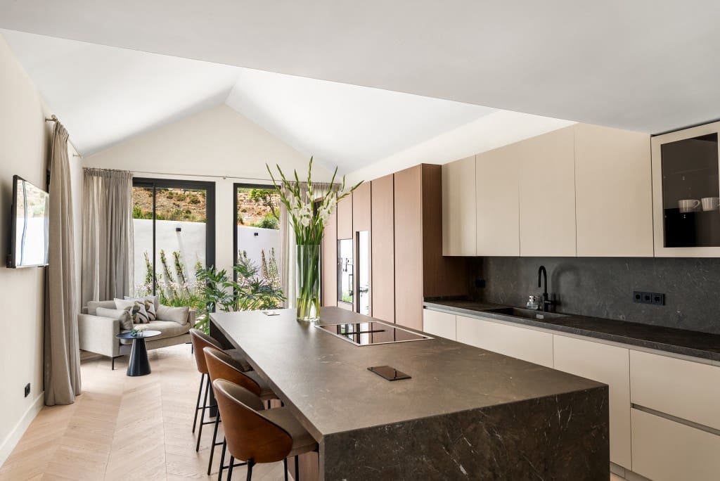 6 soverom Villa til salgs i Benahavis med svømmebasseng garasje - € 7 995 000 (Ref: 9371665)