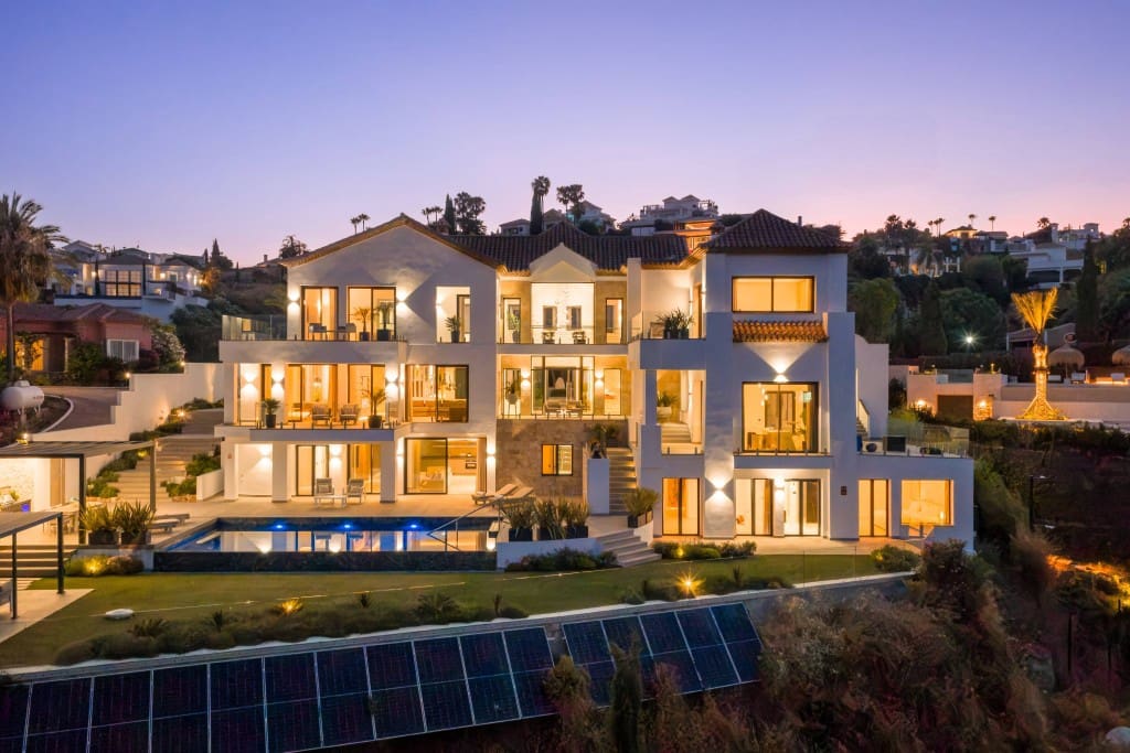 6 soverom Villa til salgs i Benahavis med svømmebasseng garasje - € 7 995 000 (Ref: 9371665)