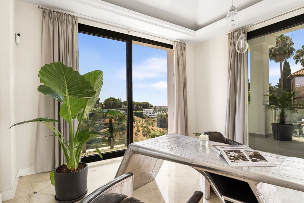 6 soverom Villa til salgs i Benahavis med svømmebasseng garasje - € 7 995 000 (Ref: 9371665)