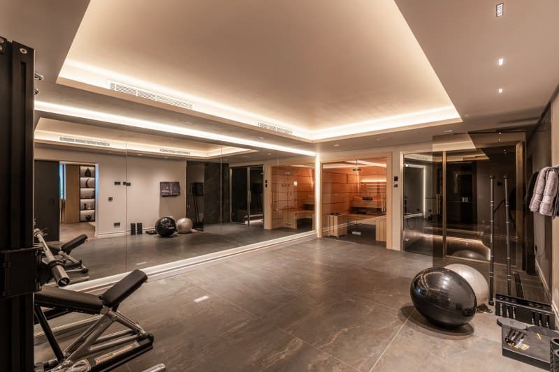 5 bedroom Villa for sale in Nueva Andalucia with pool garage - € 8,950,000 (Ref: 9371667)