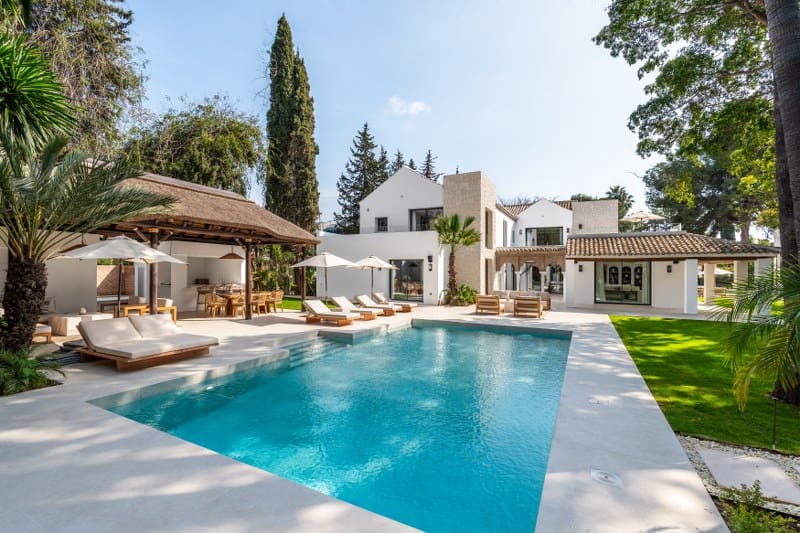 5 bedroom Villa for sale in Nueva Andalucia with pool garage - € 8,950,000 (Ref: 9371667)