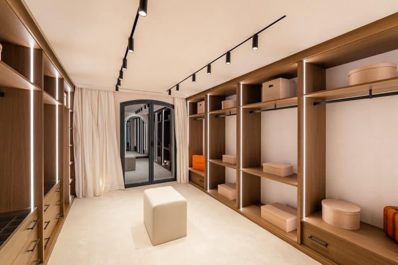 5 bedroom Villa for sale in Nueva Andalucia with pool garage - € 8,950,000 (Ref: 9371667)