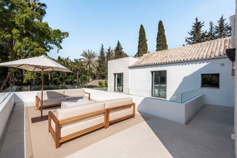 5 bedroom Villa for sale in Nueva Andalucia with pool garage - € 8,950,000 (Ref: 9371667)