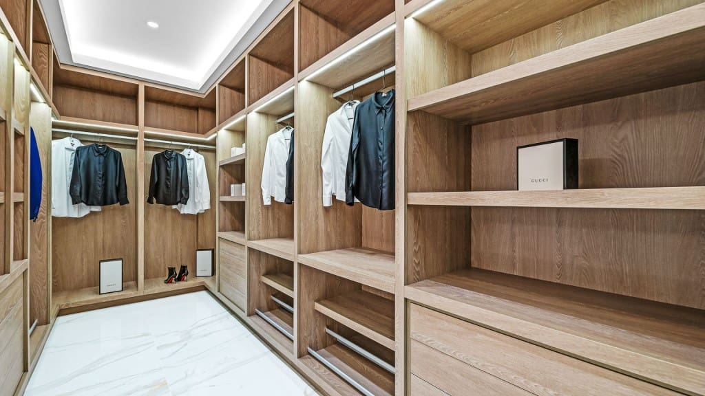 6 bedroom Villa for sale in Marbella with pool garage - € 11,950,000 (Ref: 9371668)