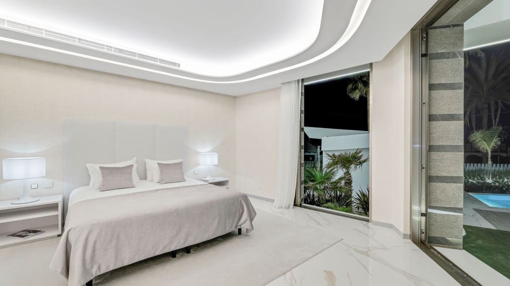 6 bedroom Villa for sale in Marbella with pool garage - € 11,950,000 (Ref: 9371668)