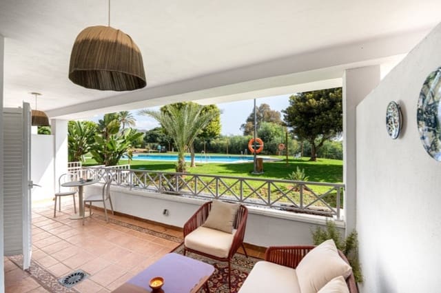Apartamento de 3 habitaciones en Marbella en venta con piscina garaje - 525.000 € (Ref: 9378667)