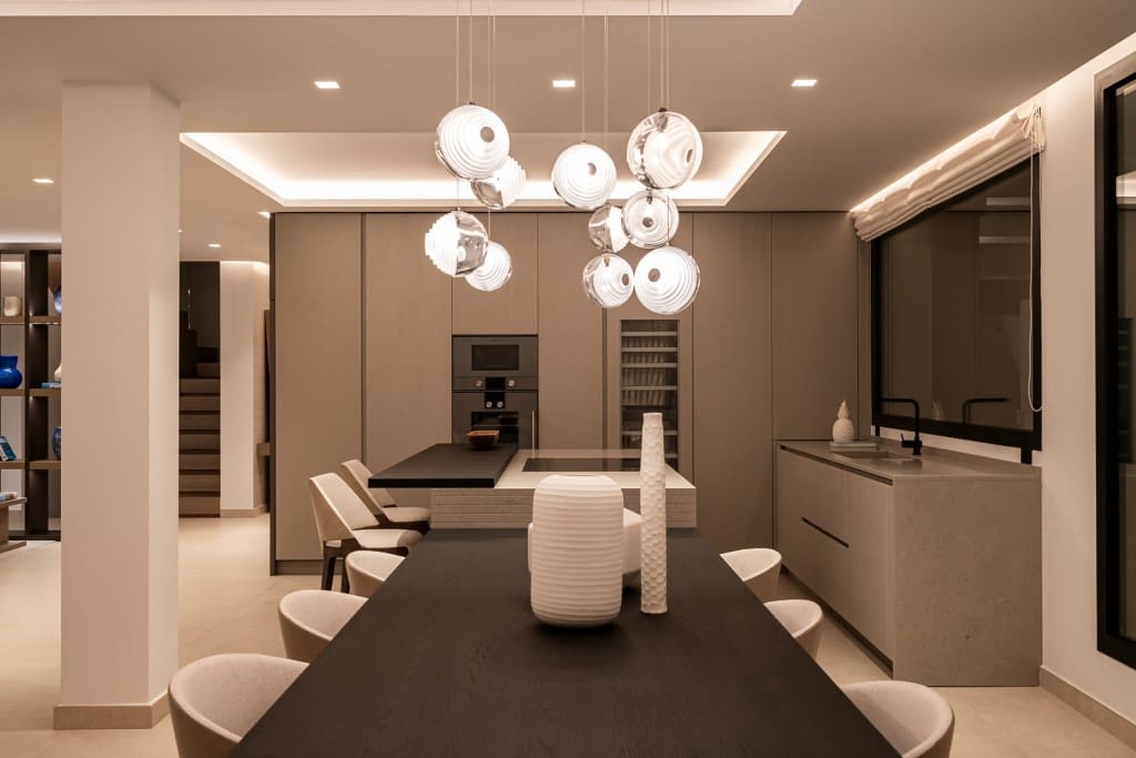 4 bedroom Villa for sale in Benahavis with pool garage - € 4,785,000 (Ref: 9400316)