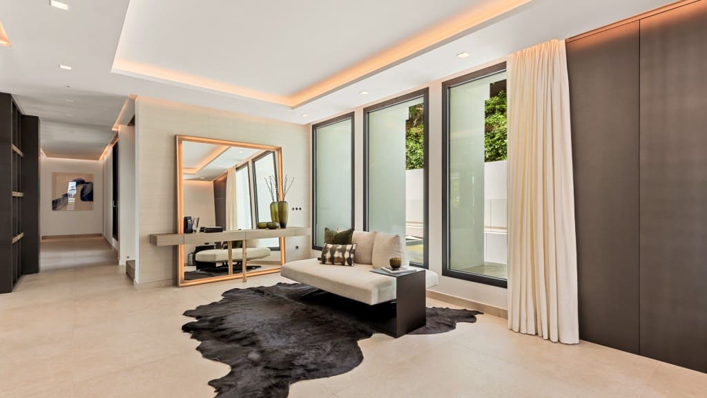 4 bedroom Villa for sale in Benahavis with pool garage - € 4,785,000 (Ref: 9400316)