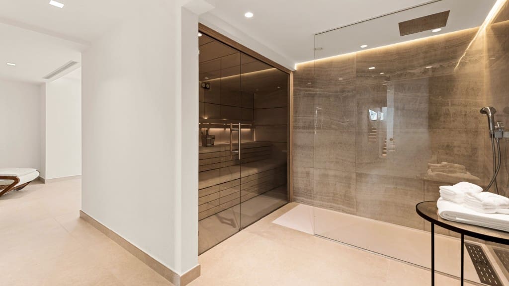 4 bedroom Villa for sale in Benahavis with pool garage - € 4,785,000 (Ref: 9400316)