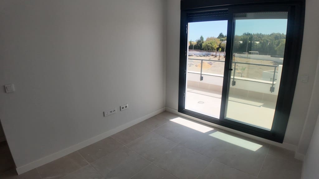 3 chambre Penthouse à vendre à Estepona avec piscine - 549 000 € (Ref: 9400317)