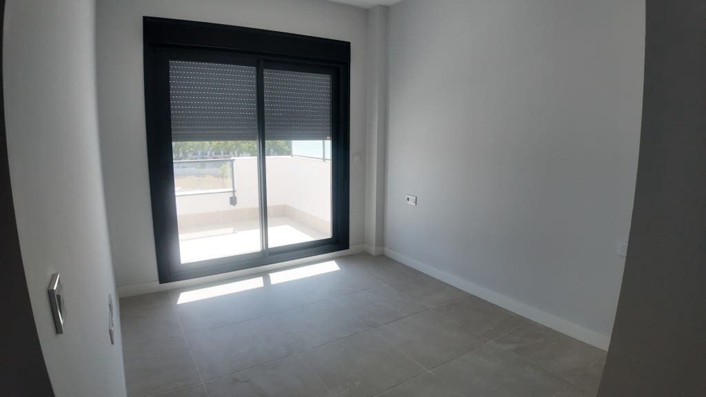 3 chambre Penthouse à vendre à Estepona avec piscine - 549 000 € (Ref: 9400317)