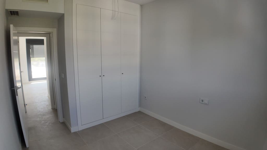 3 chambre Penthouse à vendre à Estepona avec piscine - 549 000 € (Ref: 9400317)