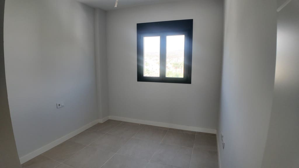 3 chambre Penthouse à vendre à Estepona avec piscine - 549 000 € (Ref: 9400317)