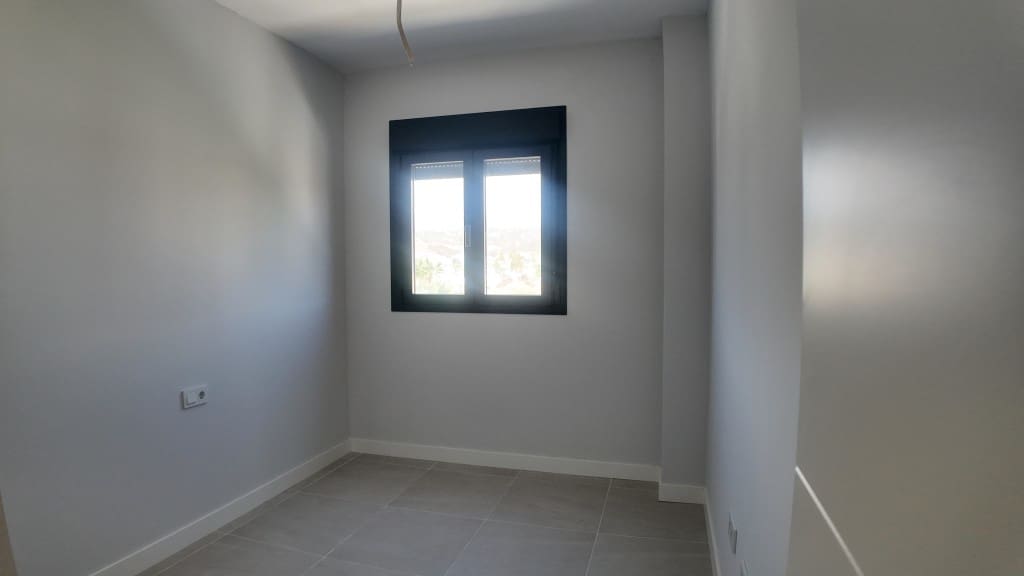 3 chambre Penthouse à vendre à Estepona avec piscine - 549 000 € (Ref: 9400317)