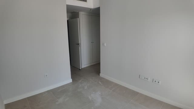 3 chambre Penthouse à vendre à Estepona avec piscine - 549 000 € (Ref: 9400317)