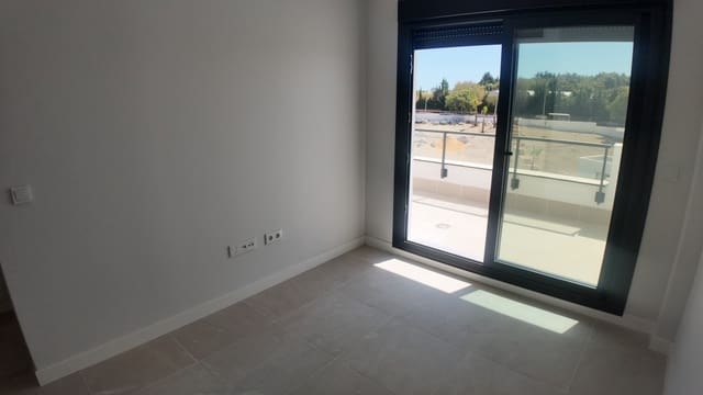 3 chambre Penthouse à vendre à Estepona avec piscine - 549 000 € (Ref: 9400317)