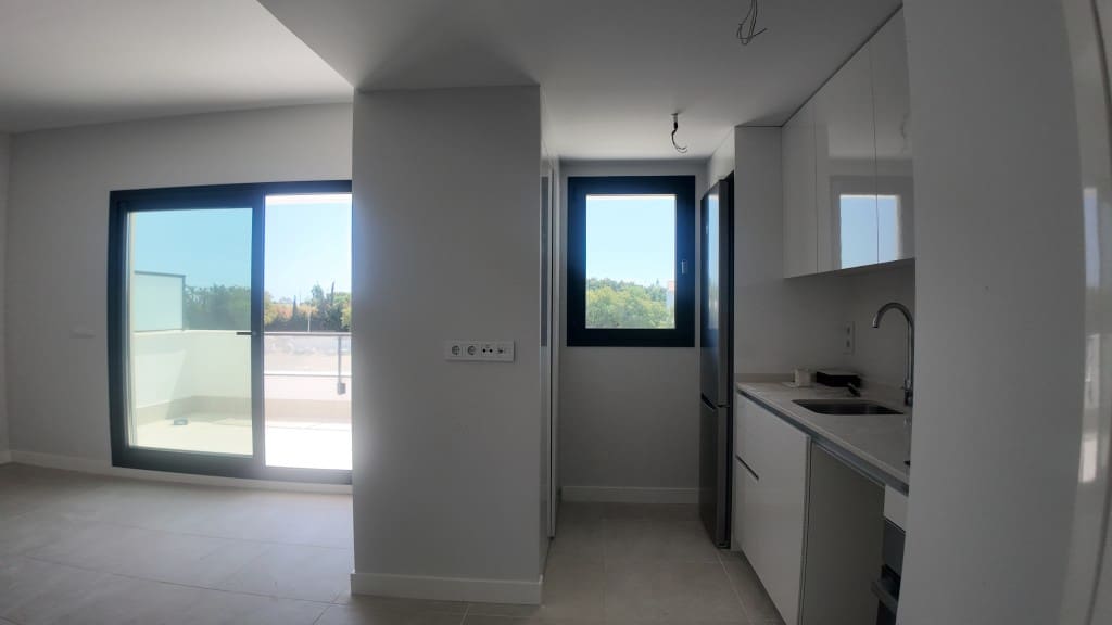 3 chambre Penthouse à vendre à Estepona avec piscine - 549 000 € (Ref: 9400317)