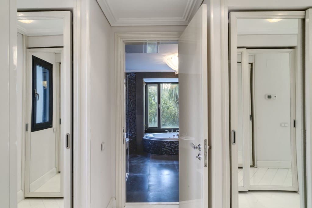 6 chambre Villa/Maison à vendre à Golden Mile avec piscine garage - 3 150 000 € (Ref: 9400318)