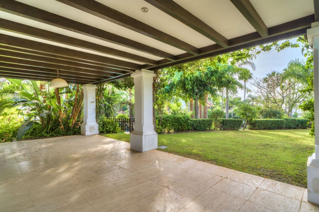 6 chambre Villa/Maison à vendre à Golden Mile avec piscine garage - 3 150 000 € (Ref: 9400318)