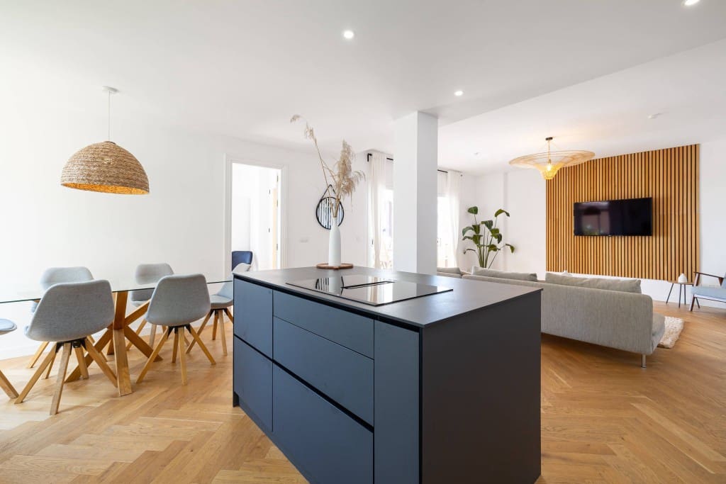 3 bedroom Penthouse for sale in Nueva Andalucia with pool - € 1,145,000 (Ref: 9400321)