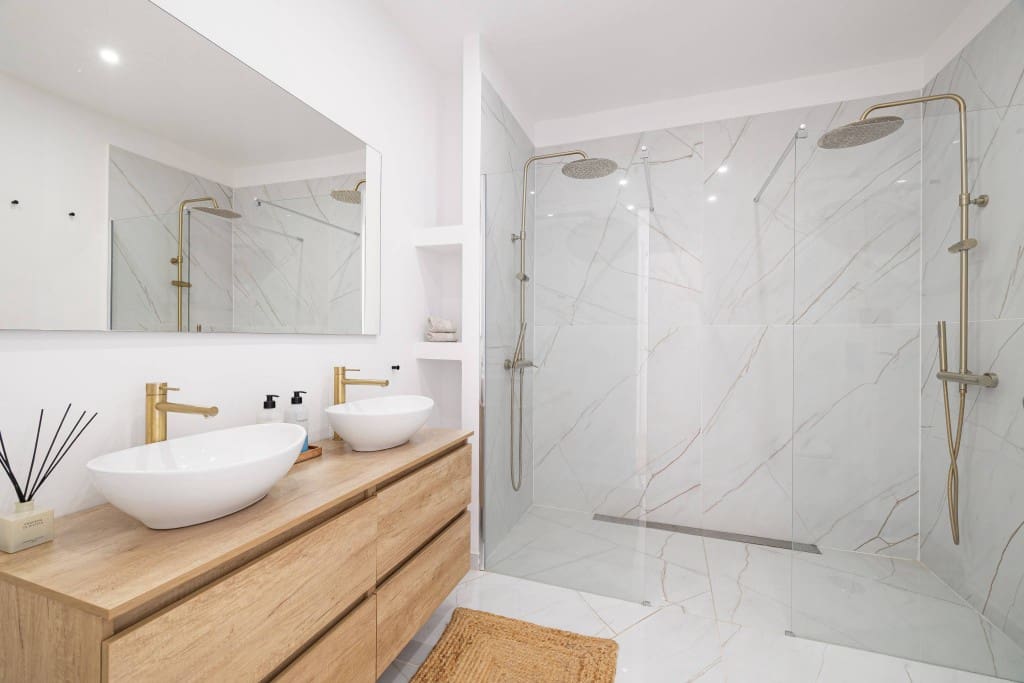 3 bedroom Penthouse for sale in Nueva Andalucia with pool - € 1,145,000 (Ref: 9400321)