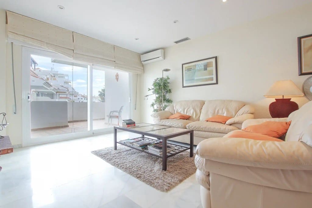 2 bedroom Apartment for sale in Nueva Andalucia with pool - € 579,000 (Ref: 9400323)