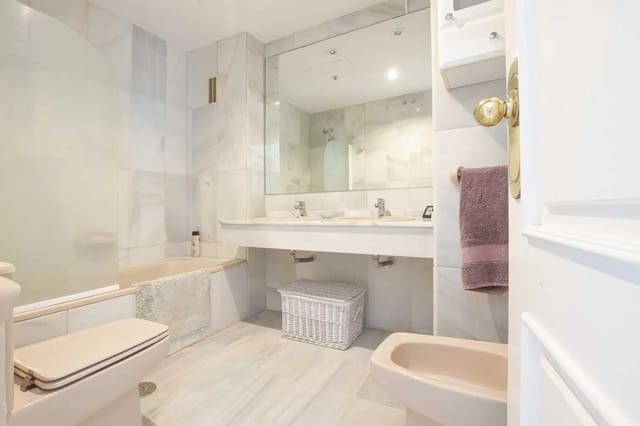 2 chambre Appartement à vendre à Nueva Andalucia, Marbella avec piscine - 579 000 € (Ref: 9400323)