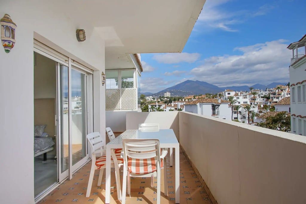 2 bedroom Apartment for sale in Nueva Andalucia with pool - € 579,000 (Ref: 9400323)