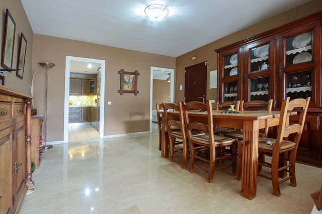 3 makuuhuone Huoneisto myytävänä paikassa Nueva Andalucia, Marbella mukana uima-altaan - 680 000 € (Ref: 9400324)