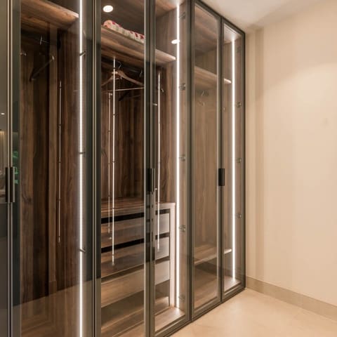 Apartamento de 3 habitaciones en Estepona en venta con piscina - 1.825.000 € (Ref: 9400326)