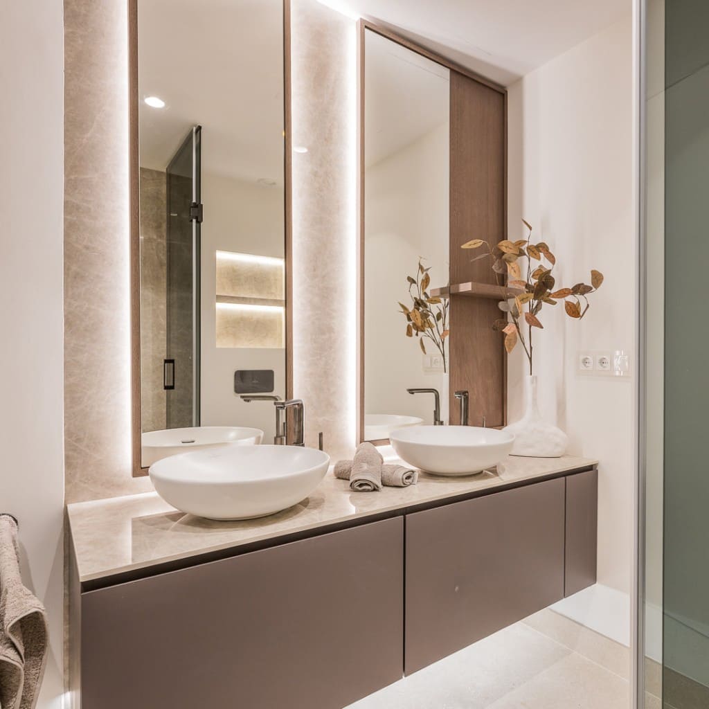 3 bedroom Apartment for sale in New Golden Mile with pool - € 1,995,000 (Ref: 9400330)