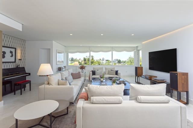 Apartamento de 2 habitaciones en San Pedro de Alcantara, Marbella en venta - 635.000 € (Ref: 9402833)