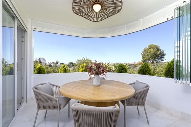 Apartamento de 2 habitaciones en San Pedro de Alcantara, Marbella en venta - 635.000 € (Ref: 9402833)