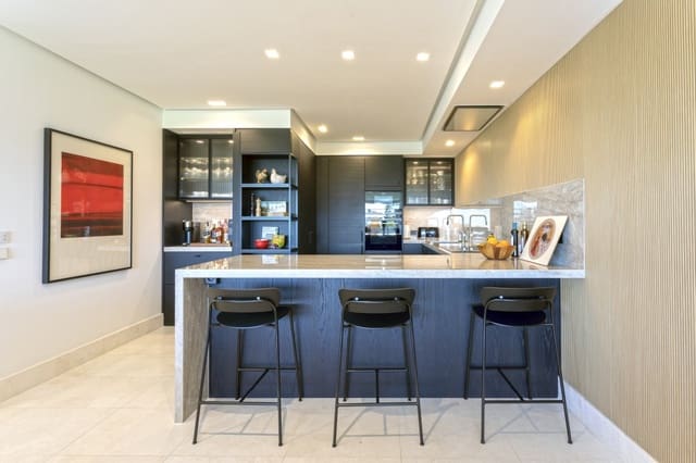 Apartamento de 2 habitaciones en San Pedro de Alcantara, Marbella en venta - 635.000 € (Ref: 9402833)