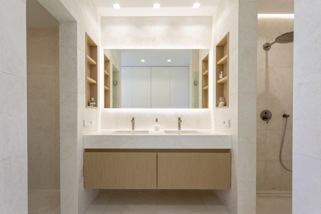 Apartamento de 2 habitaciones en San Pedro de Alcantara en venta - 635.000 € (Ref: 9402833)