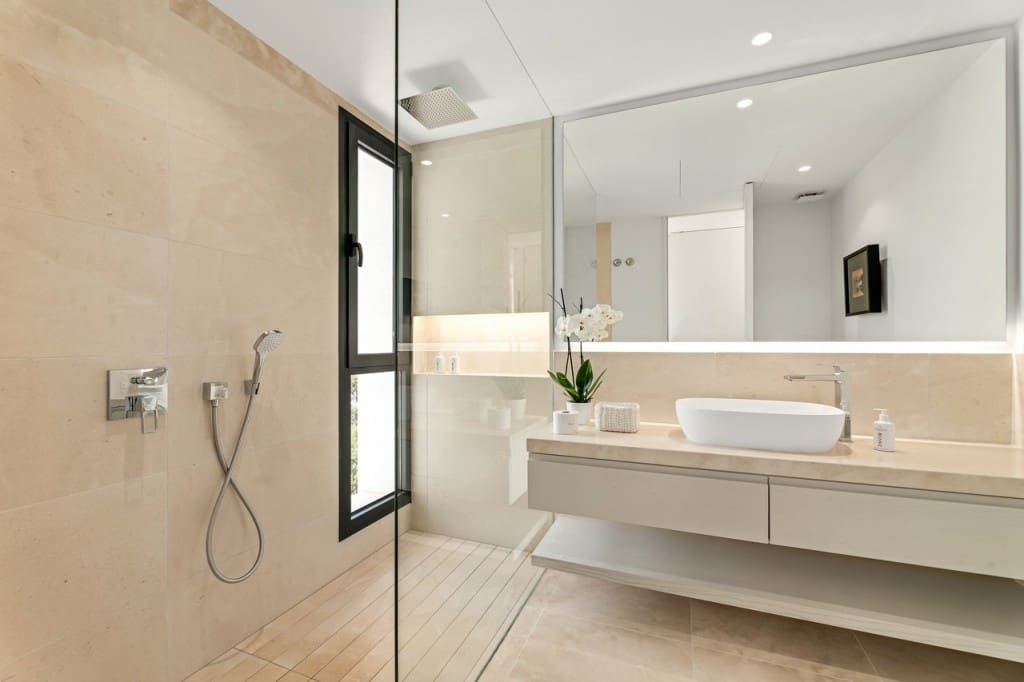 5 bedroom Villa for sale in Golden Mile with pool garage - € 4,800,000 (Ref: 9410486)