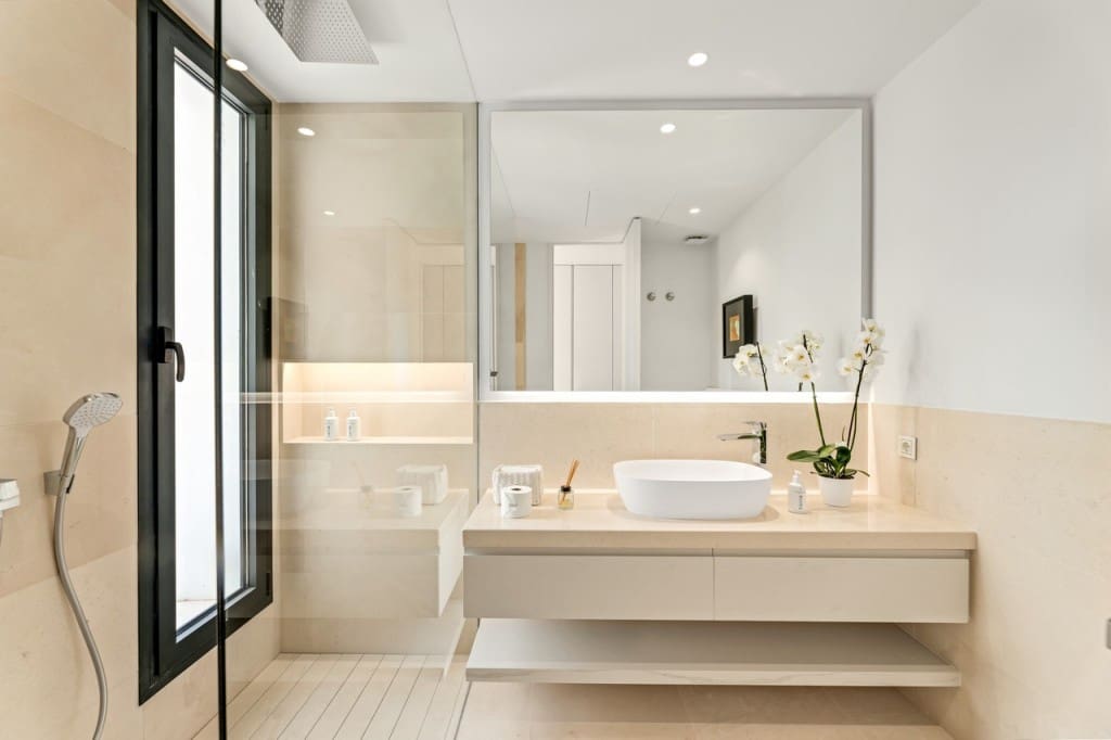 5 bedroom Villa for sale in Golden Mile with pool garage - € 4,800,000 (Ref: 9410486)