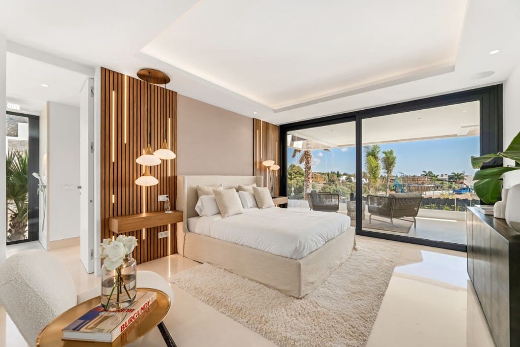 5 bedroom Villa for sale in Golden Mile with pool garage - € 4,800,000 (Ref: 9410486)