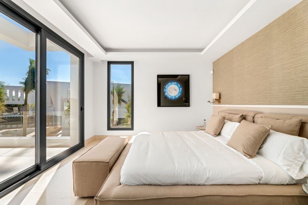 5 bedroom Villa for sale in Golden Mile with pool garage - € 4,800,000 (Ref: 9410486)