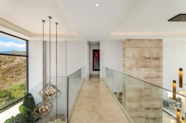 5 soverom Villa til salgs i Golden Mile, Marbella med svømmebasseng garasje - € 4 800 000 (Ref: 9410486)