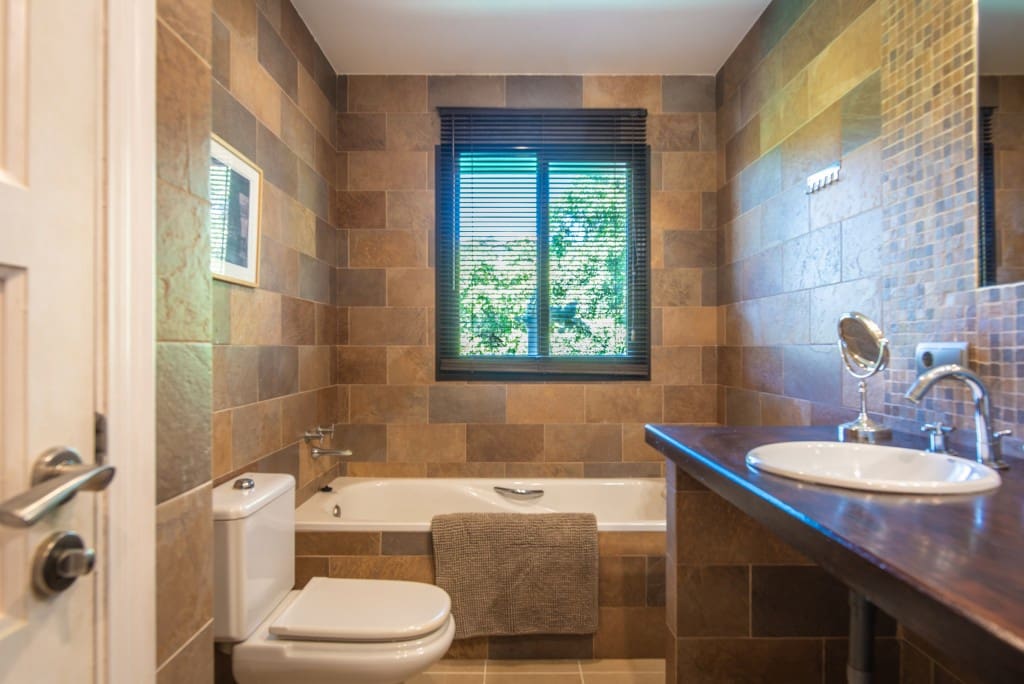 3 slaapkamer Villa te koop in Estepona met zwembad - € 995.000 (Ref: 9413550)