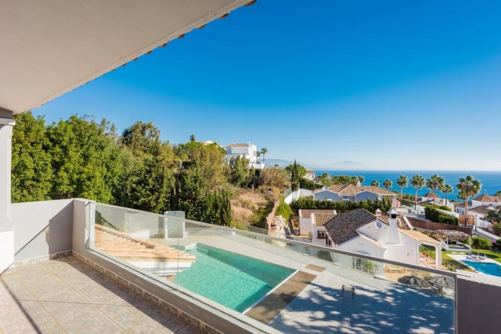 3 chambre Villa/Maison à vendre à Manilva avec piscine - 995 000 € (Ref: 9413551)