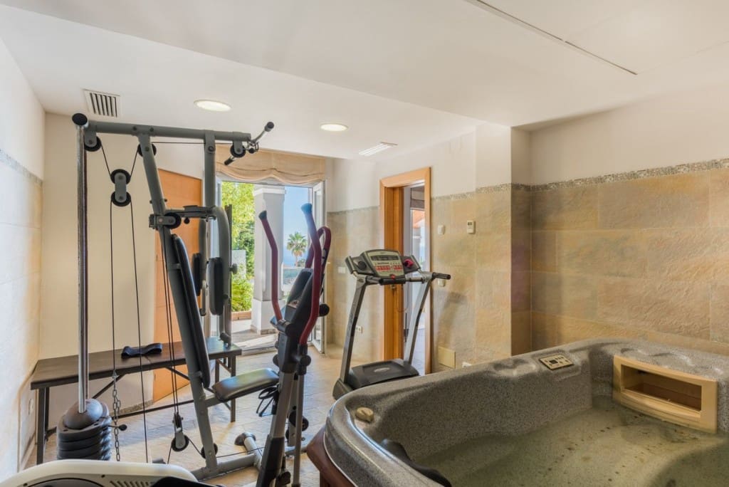 3 chambre Villa/Maison à vendre à Manilva avec piscine - 995 000 € (Ref: 9413551)