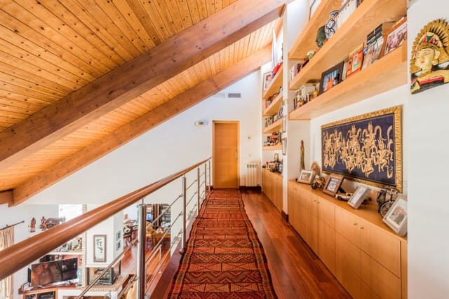 Chalet de 3 habitaciones en Manilva en venta con piscina - 995.000 € (Ref: 9413551)