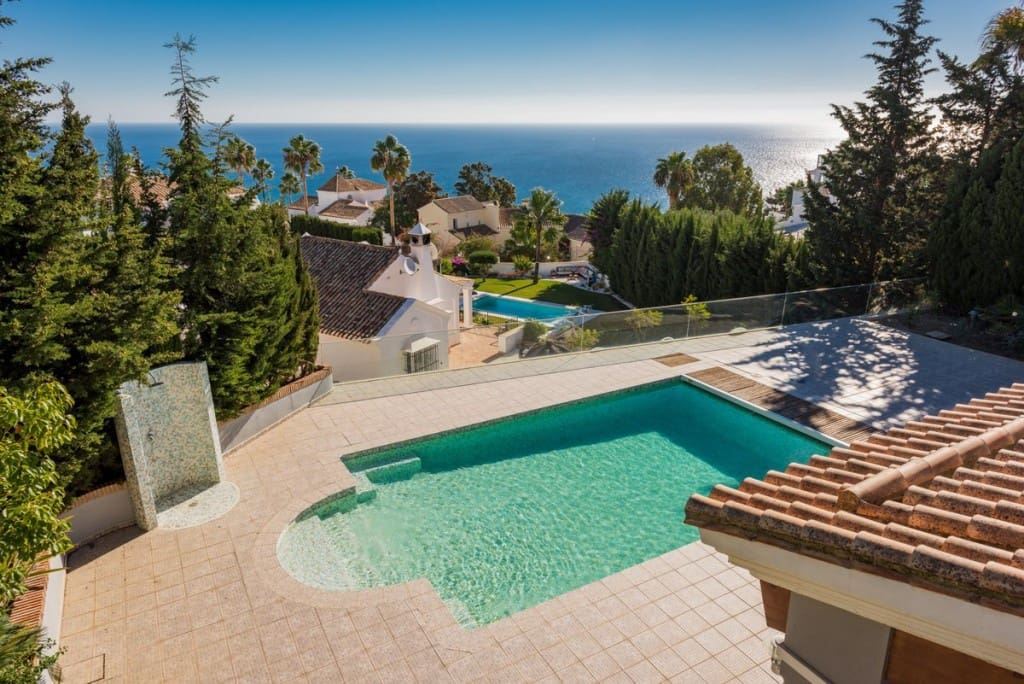 3 chambre Villa/Maison à vendre à Manilva avec piscine - 995 000 € (Ref: 9413551)