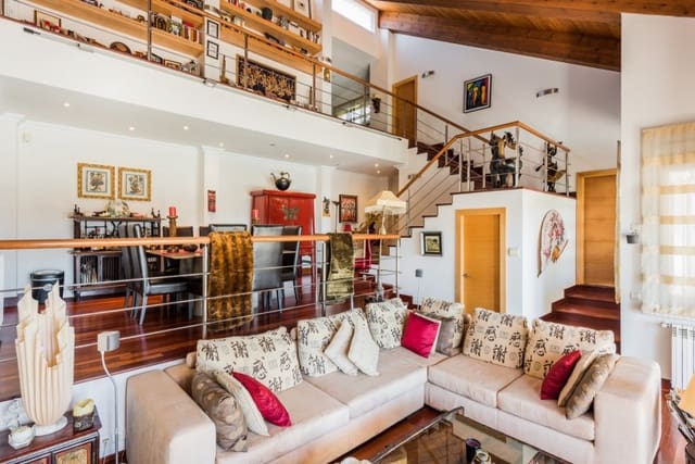 Chalet de 3 habitaciones en Manilva en venta con piscina - 995.000 € (Ref: 9413551)