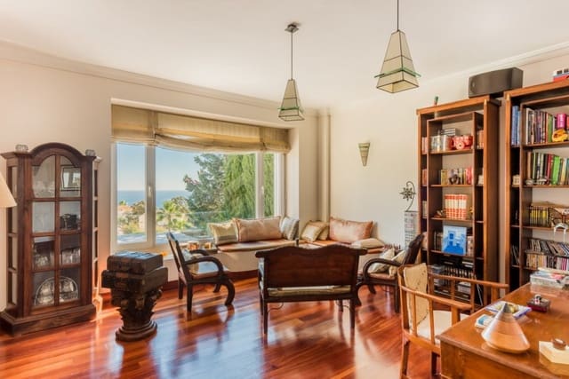 Chalet de 3 habitaciones en Manilva en venta con piscina - 995.000 € (Ref: 9413551)