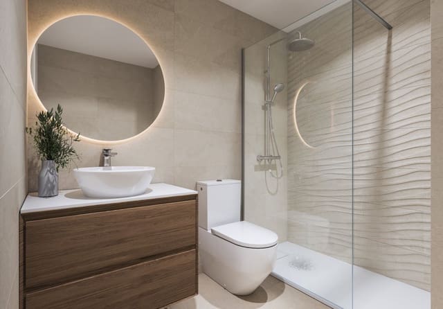 Ático de 3 habitaciones en New Golden Mile, Estepona en venta con piscina - 736.000 € (Ref: 9430736)