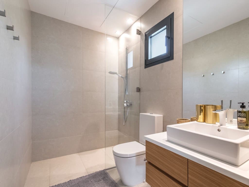 6 bedroom Villa for sale in Marbella with pool garage - € 6,500,000 (Ref: 9432967)